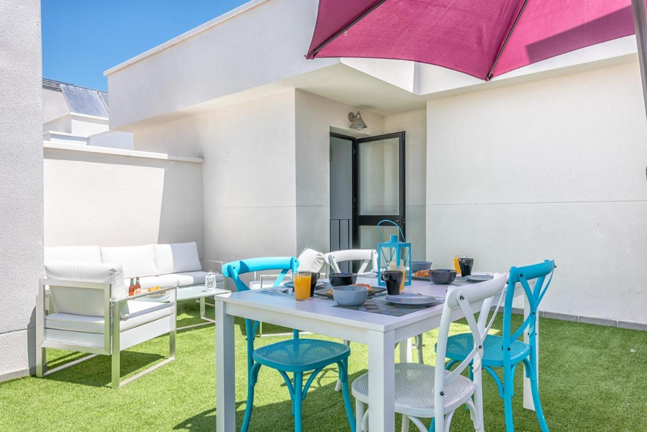 Atico Con Terraza Ac 1hab En El Centro Y Piscina Comunitaria Malaga