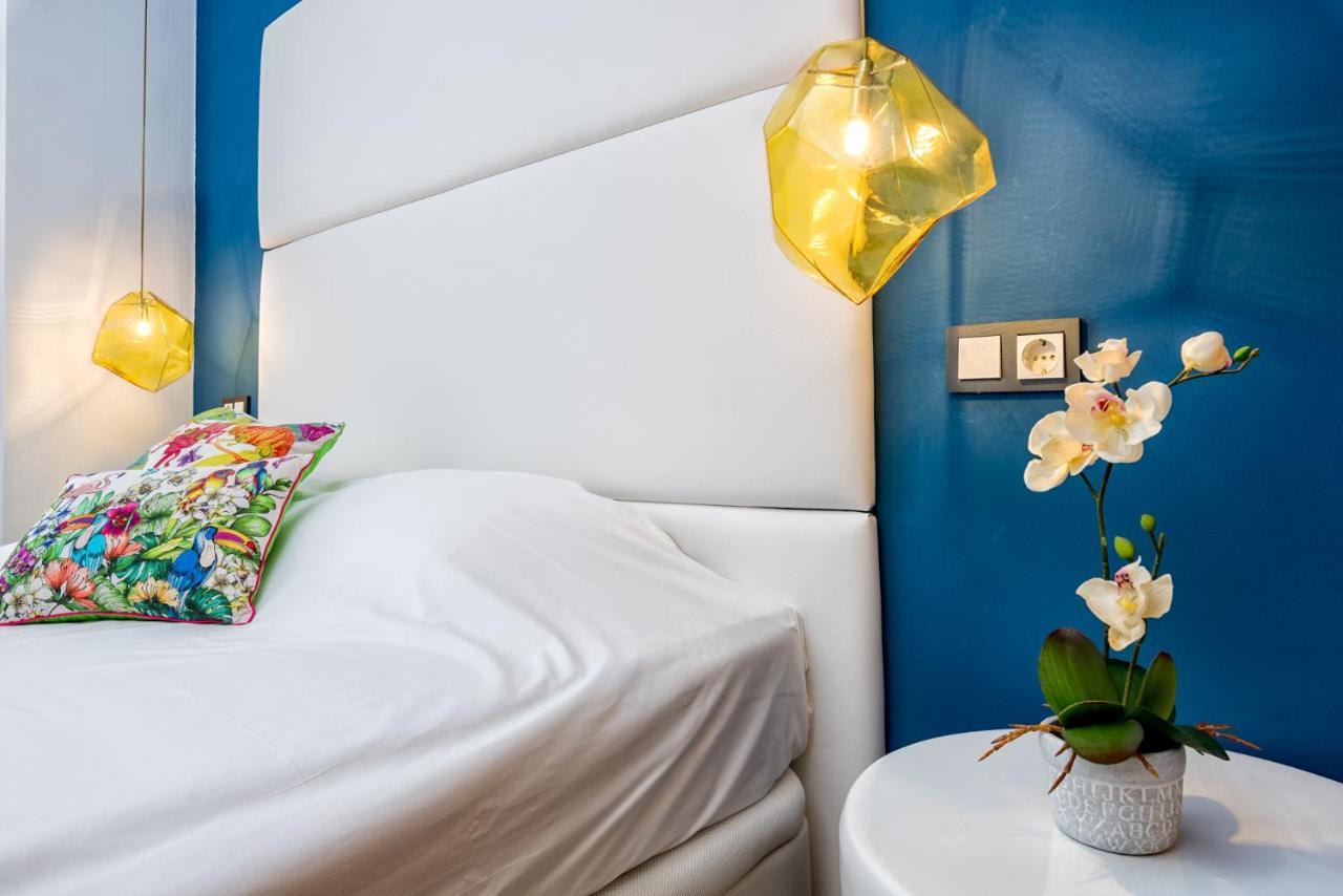 Atico Con Terraza Ac 1hab En El Centro Y Piscina Comunitaria Apartment Malaga