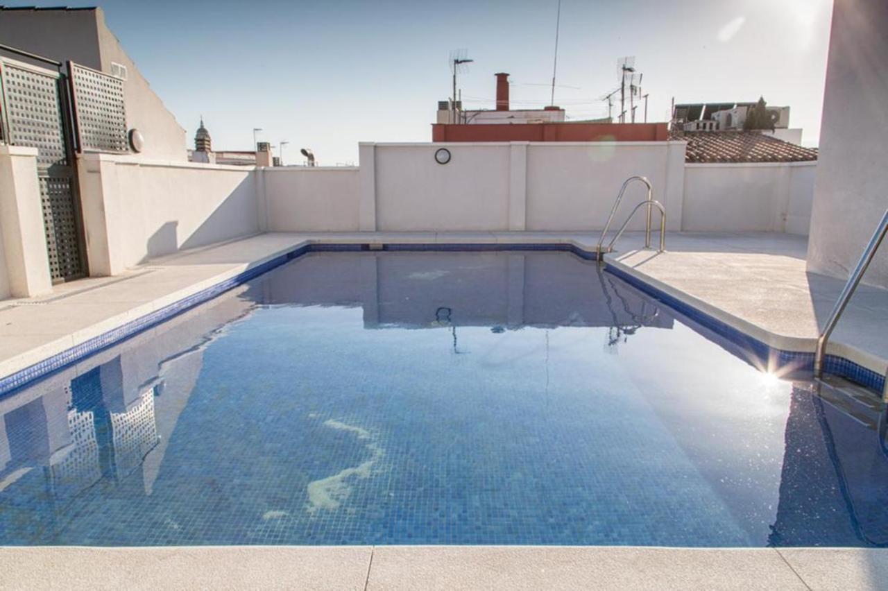 Appartamento Atico Con Terraza Ac 1hab En El Centro Y Piscina Comunitaria